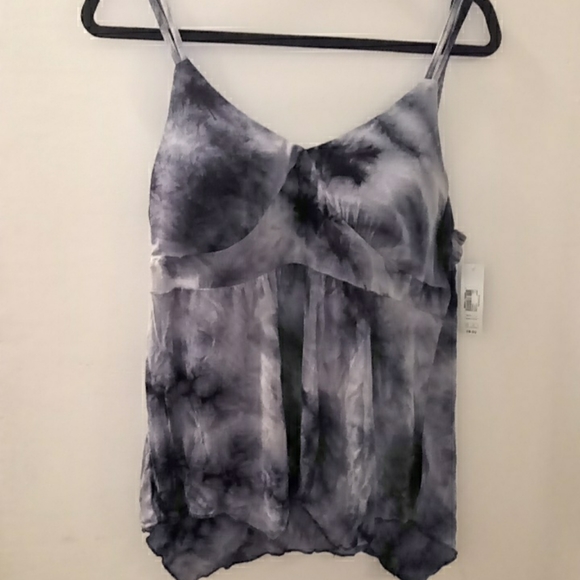 Tank - Picture 1 of 2